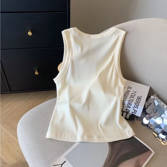 Miu Miu's cream vest - Picture 2 of 5
